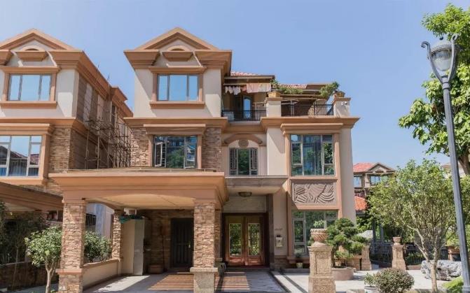 外墻翻新，我選擇的是水包水，色彩逼真酷似大理石的效果